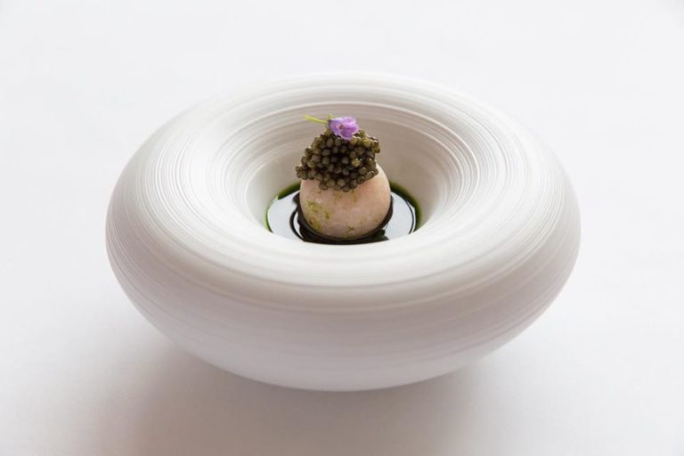 TORO tartar of Waddengold seabass with chivesoil and gold caviar