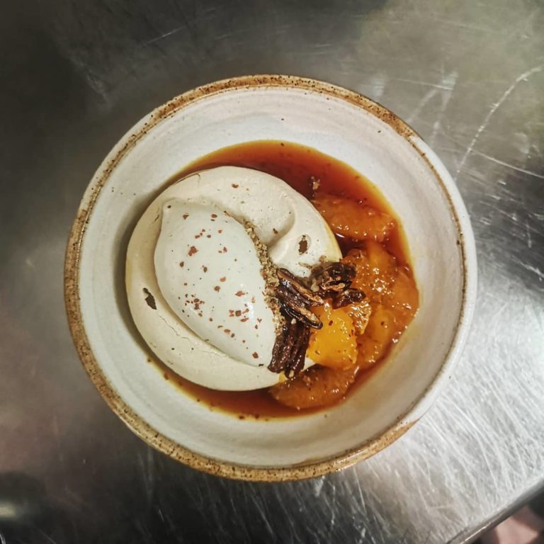 V's been tantalising taste buds with this festive flavour bomb. Chestnut icecream and chewy brown sugar merangue with caramelised clementine, Aleppo chilli and pecan.